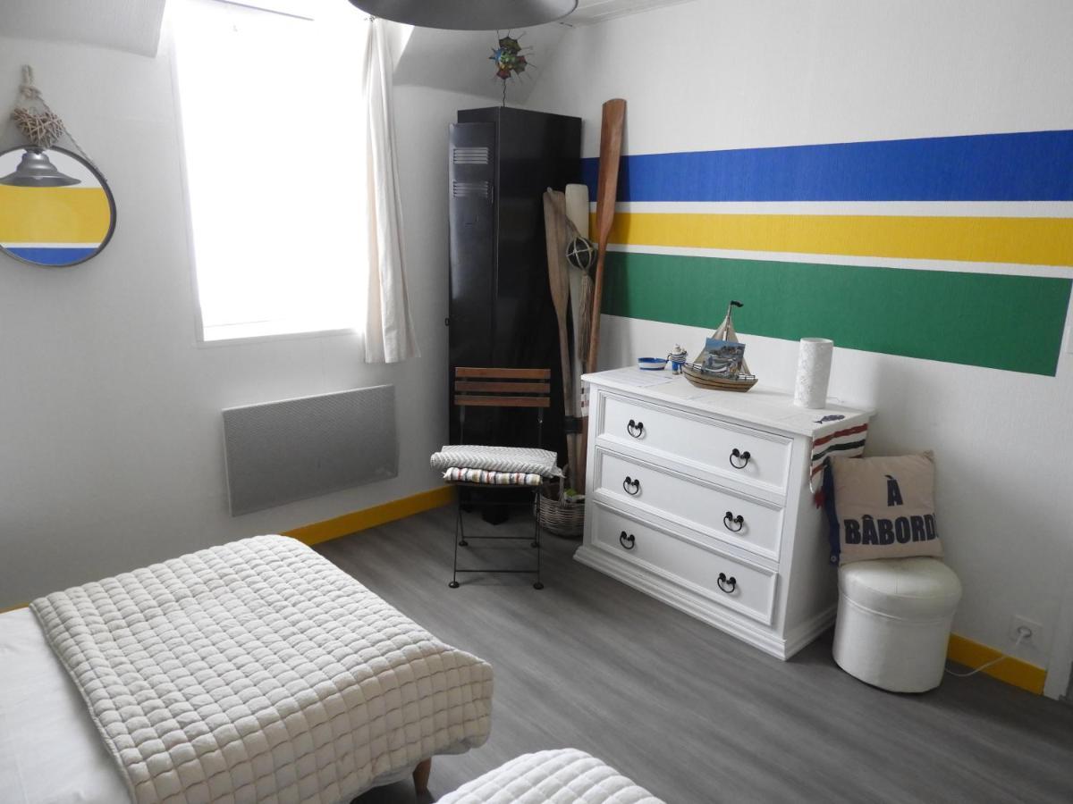 Les Volets Bleus Bed & Breakfast Saint-Guénolé Dış mekan fotoğraf